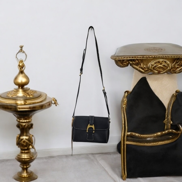 Dooney and Bourke Saffiano Kyra crossbody black European leather see more... - Picture 4 of 16